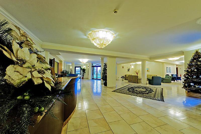Hotel Roma Domus 4*